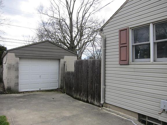 3rd image of 55 Rosslyn Ave