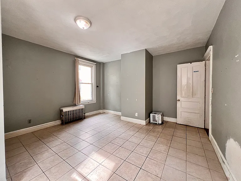 148 Strathmore Rd #1 — Photo 11