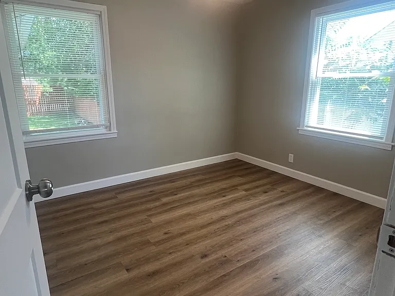 56 Winston Dr — Photo 10