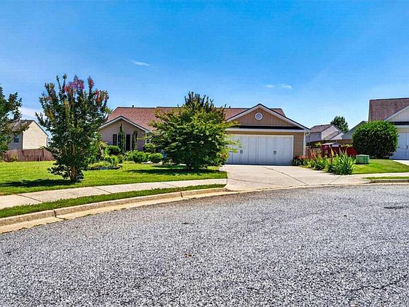 5th image of 1312 Dianne Way