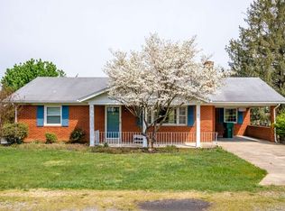 27 Nichols Rd, Luray, VA 22835