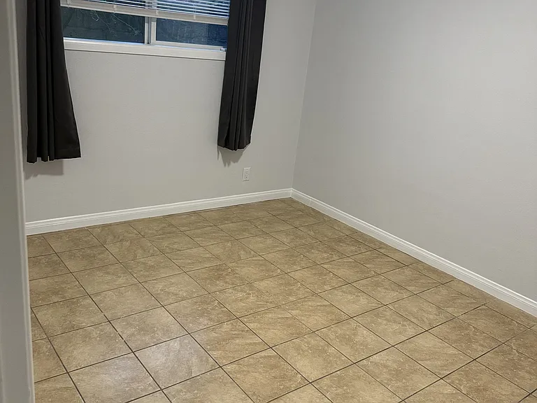1873 Patricia Ave — Photo 10