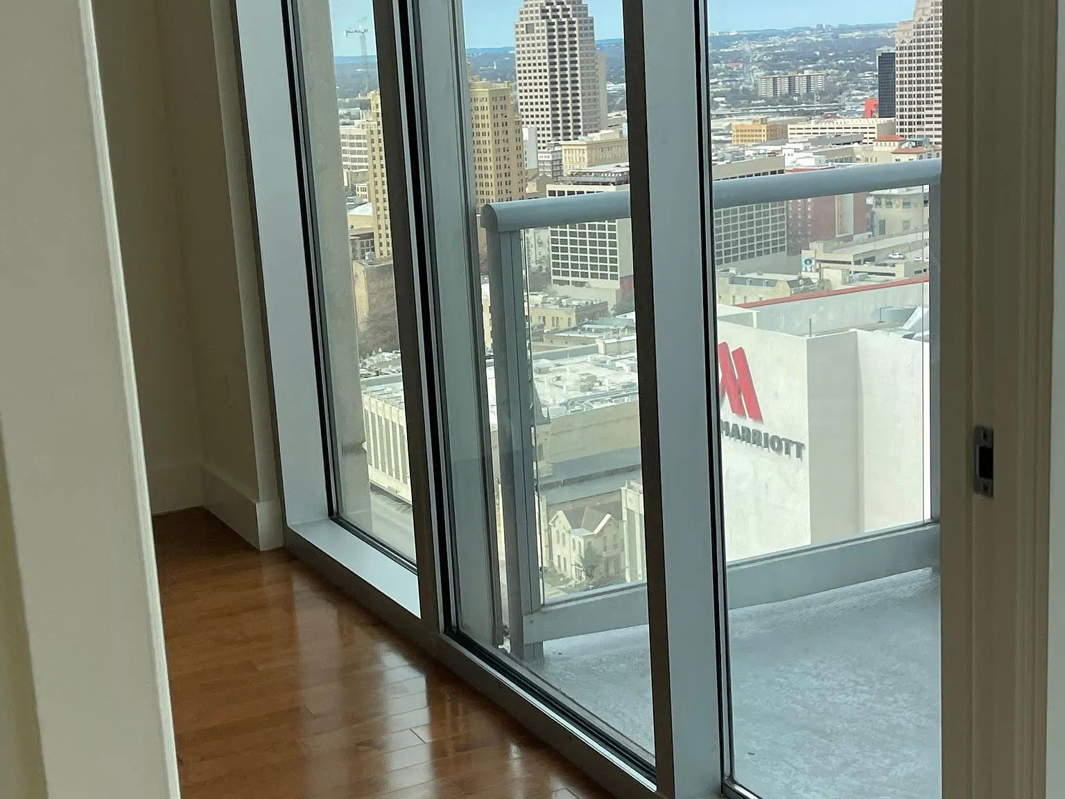 1 bed, 766 sqft, $2,350 — Photo 4