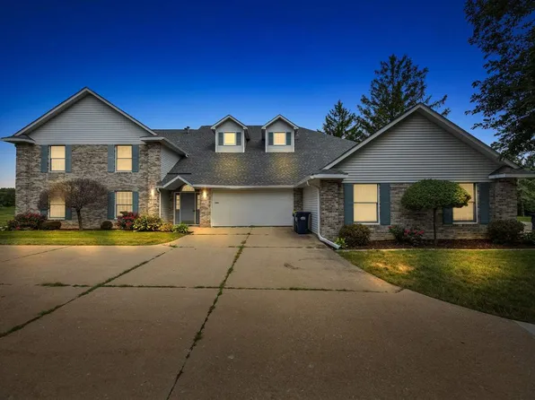 2301 Willowbrooke Ln, Iowa City, IA 52246