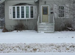 11 University Ave E, Minot, ND 58703