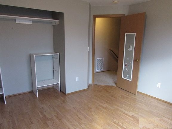 4th image of 12107 140th St Ct E