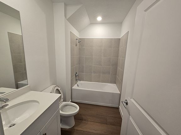 5th image of 4751 NW 16th Pl