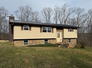 42 Astro Dr, Clendenin, WV 25045