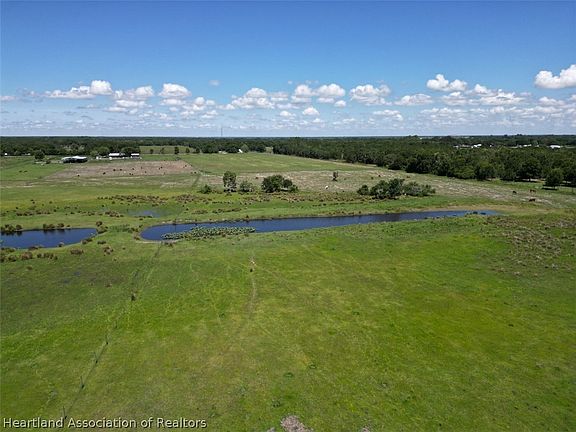 2nd image of 725 Bluff Hammock Rd