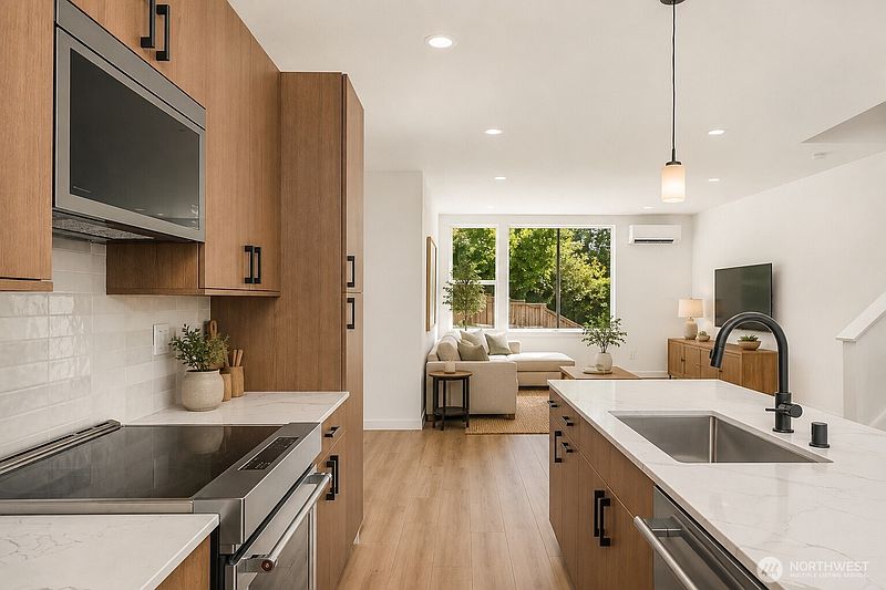 3rd image of 721 15th Avenue #B