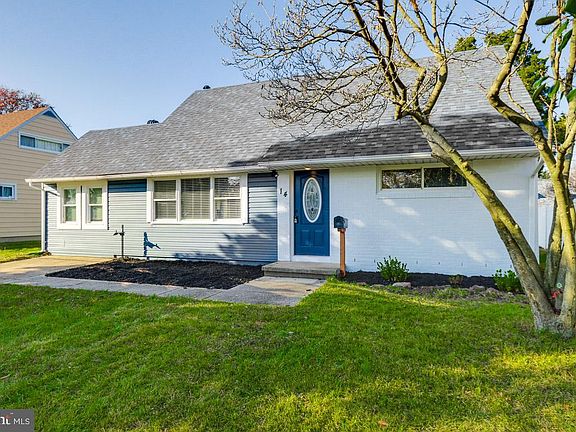 3rd image of 14 S Meadow Dr