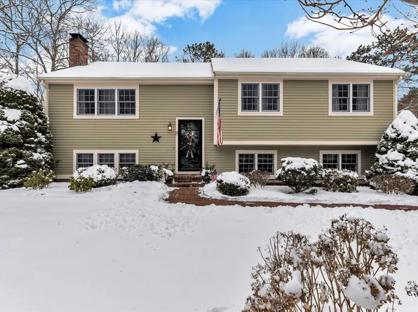 8 Colony Avenue, Bourne, MA 02532