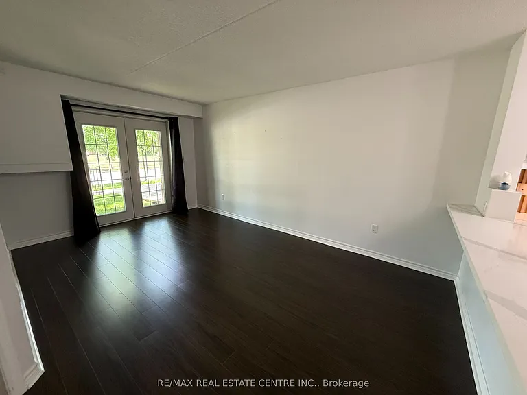 1370 Main St E #103 — Photo 17