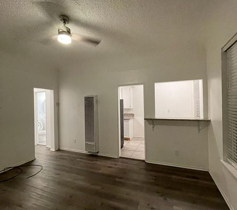 1st image of 4234 Montclair St APT 201