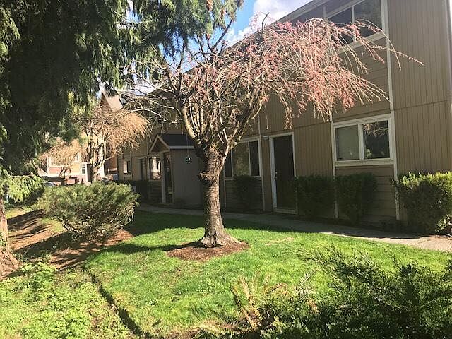 1st image of 810 2nd Ave NW