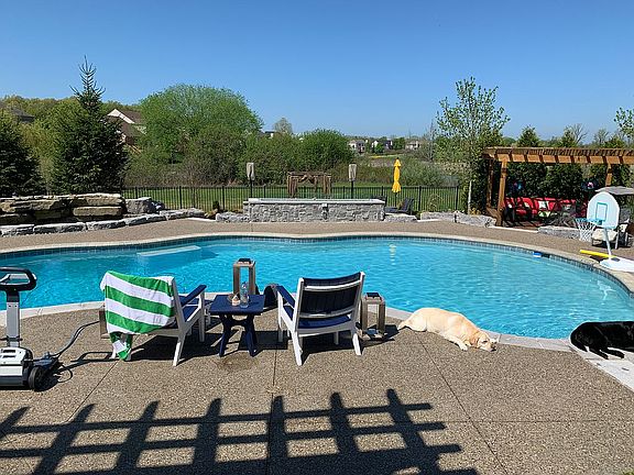 5th image of 3430 Park Meadow Dr