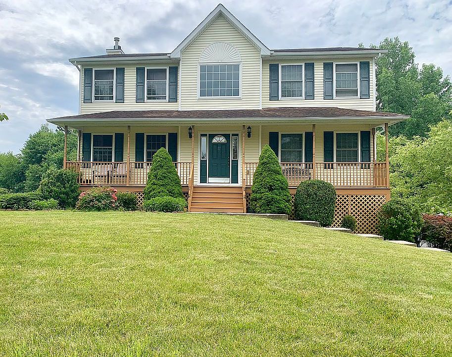 1st image of 17 Mayer Dr