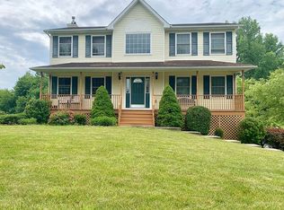17 Mayer Dr, Highland, NY 12528