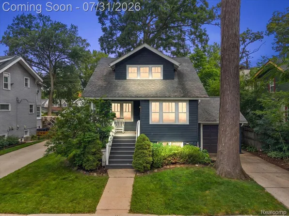 529 Hawthorn Ave, Royal Oak, MI 48067