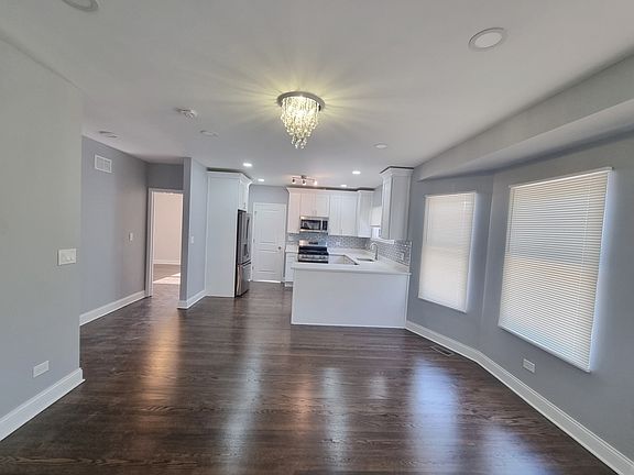 5th image of 309 S 8th Ave