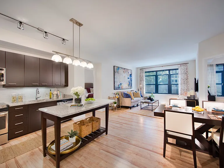 Flats at Bethesda Avenue — Photo 9