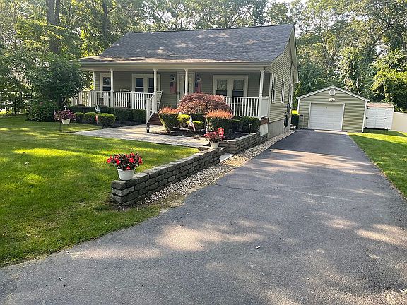 4th image of 257 Holbrook Ave