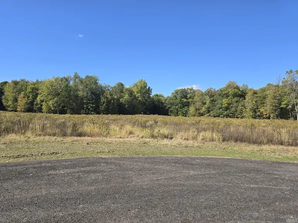 6514 Padre Pio Dr, Auburn, IN 46706