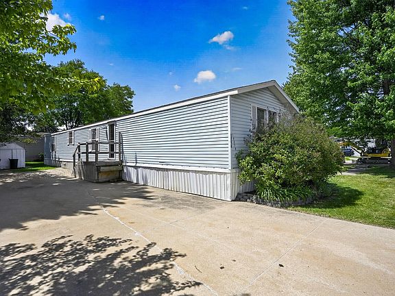 3rd image of 14278 Bronte Dr S