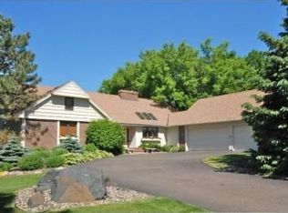 5212 Knob Hill Ct, Minnetonka, MN 55345