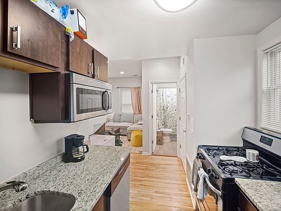 2nd image of 2842 N Sheffield Ave #194
