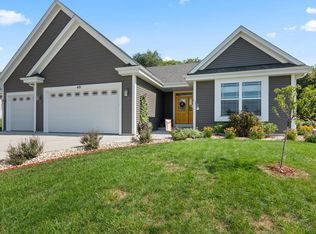 401 Chapel Hill Dr, Johnson Creek, WI 53038