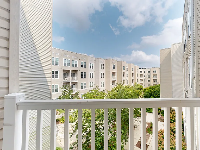 The Quarters at Towson Town Center — Photo 163