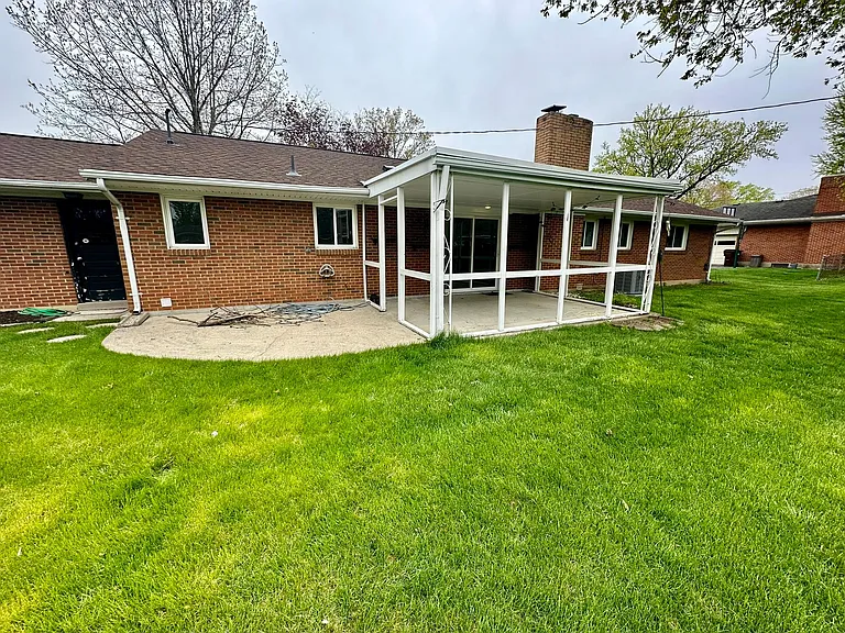 130 Winchcombe Dr — Photo 13