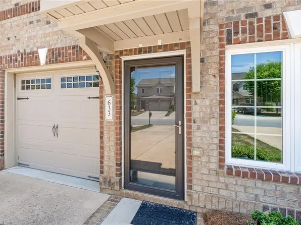 633 Stags Leap Ct, High Point, NC 27265
