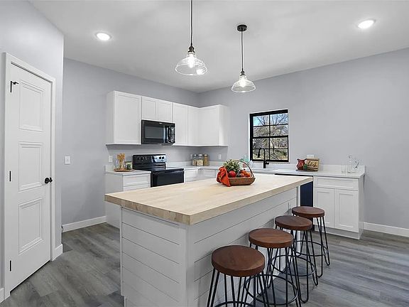 Staged unit with an identical floorplan.