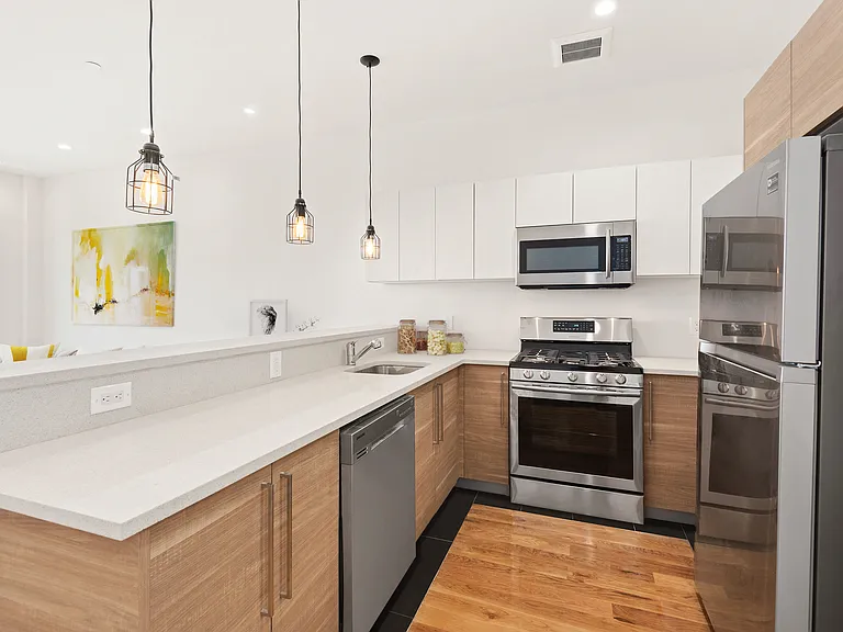 2422 Snyder Ave #4 — Photo 3