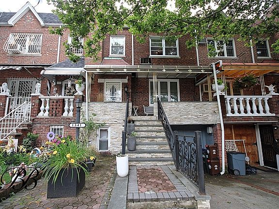 2nd image of 1341 E 52nd St
