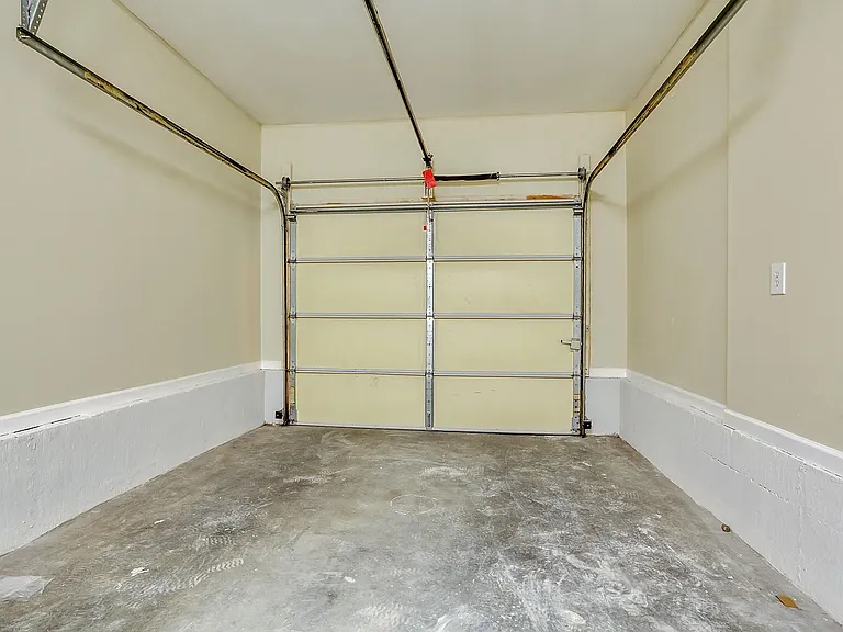 947 Spring Park Rd — Photo 12