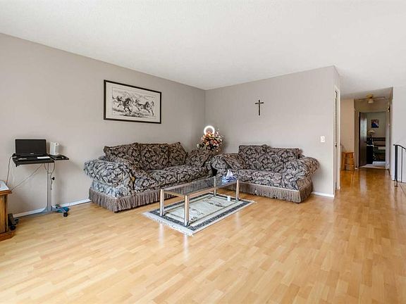 3rd image of 372 S Woodfield Pl SW