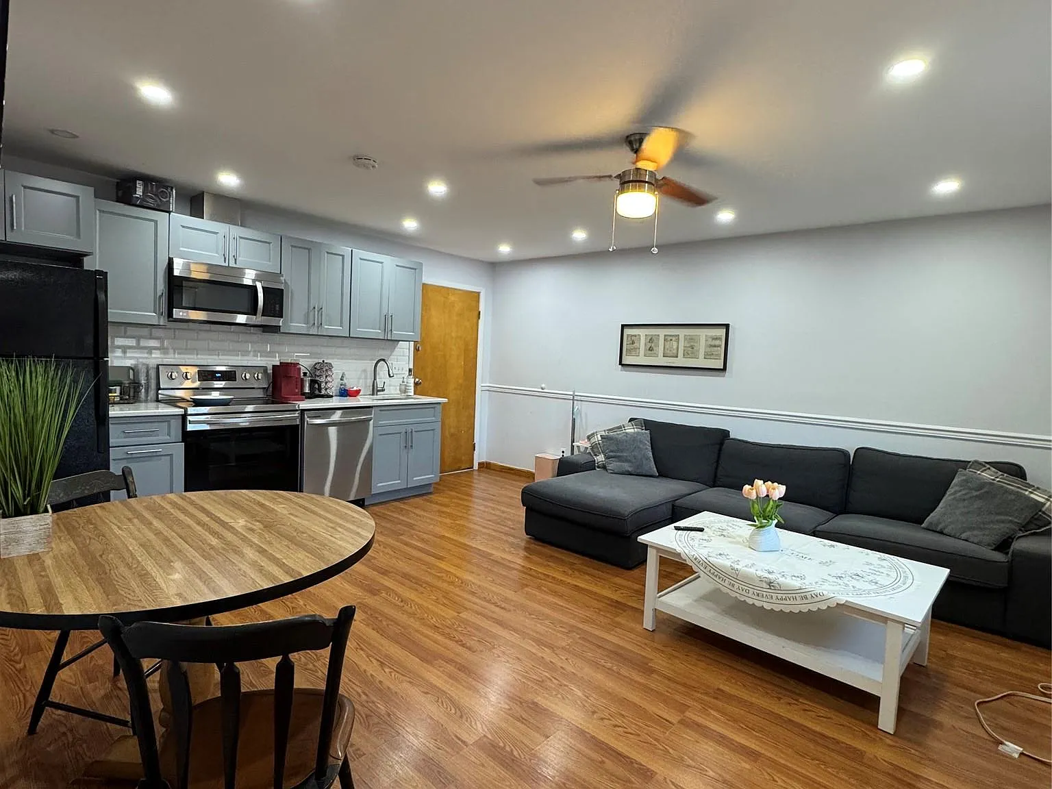 1 bed, 1.0 bath, 650 sqft, $1,750 — Photo 2