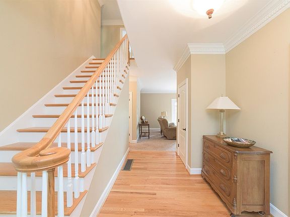 3rd image of 3449 Chestnut Hill Ln