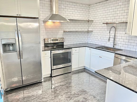 5th image of 3212 N 37th St APT 7