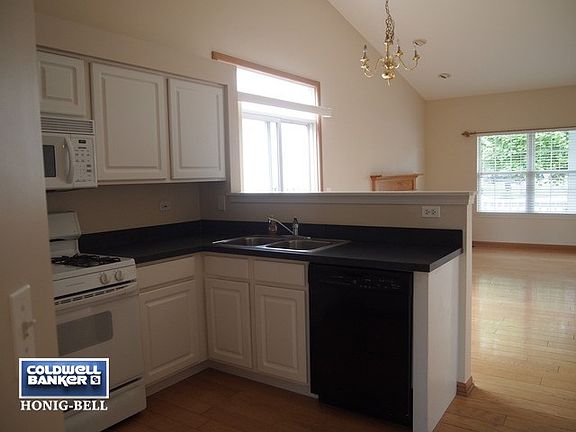4th image of 5416 Sun Valley Dr #1