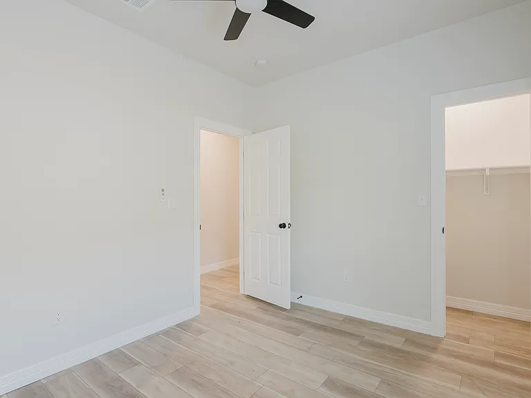 901 S 40th St #B — Photo 17