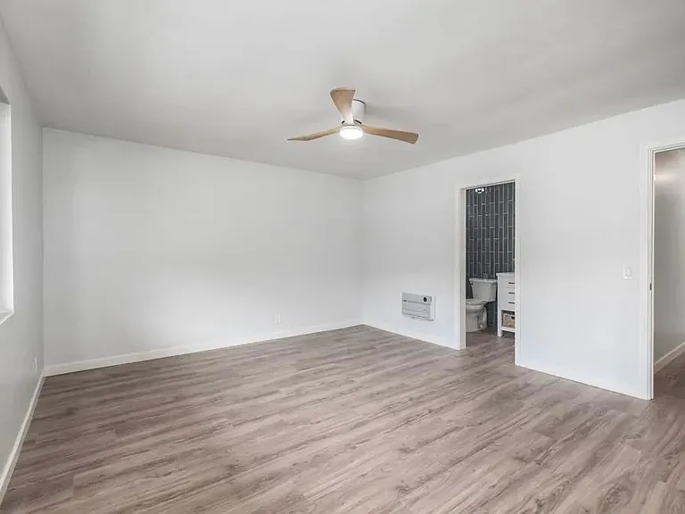 4705 Marina Dr #10-10-10 — Photo 12
