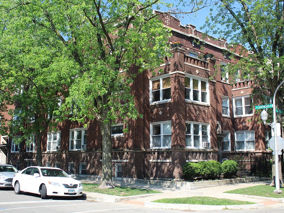 1st image of 3503 N Lakewood Ave #1