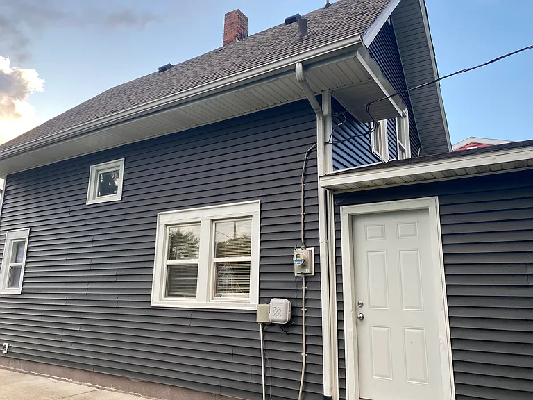 1028 N Lawrence St — Photo 4