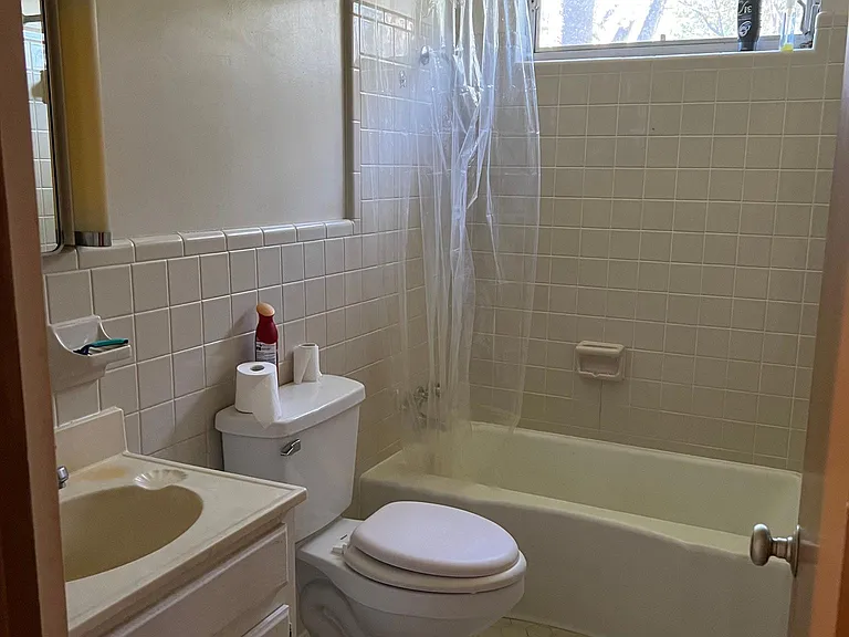 1575 Oakland Ave — Photo 6