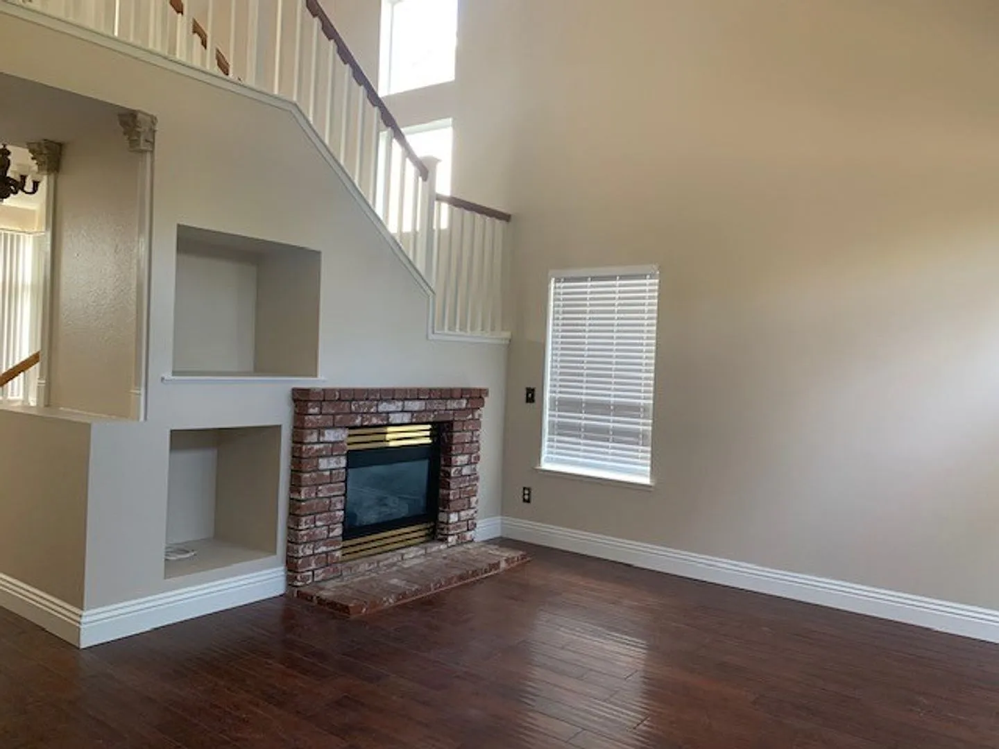Spacious 3 Bedroom Home in Azusa — Photo 3