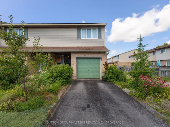 52 Coventry Cres #34, Kingston, ON K7M 7S7